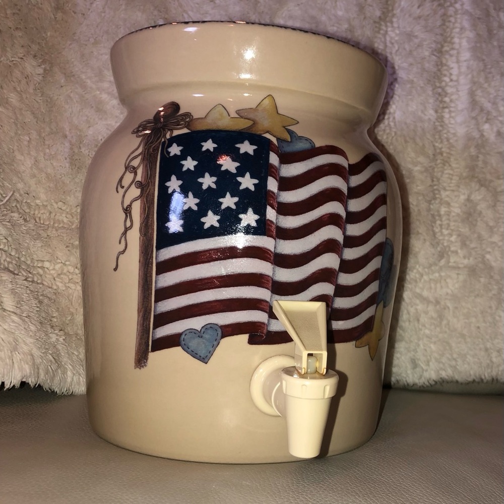 Home & Garden Party Ltd.  2003 beverage dispenser crock EUC